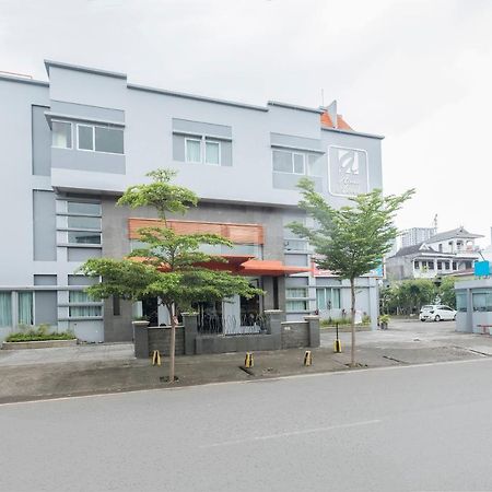 Oyo 424 Asia Hotel Makassar Kültér fotó